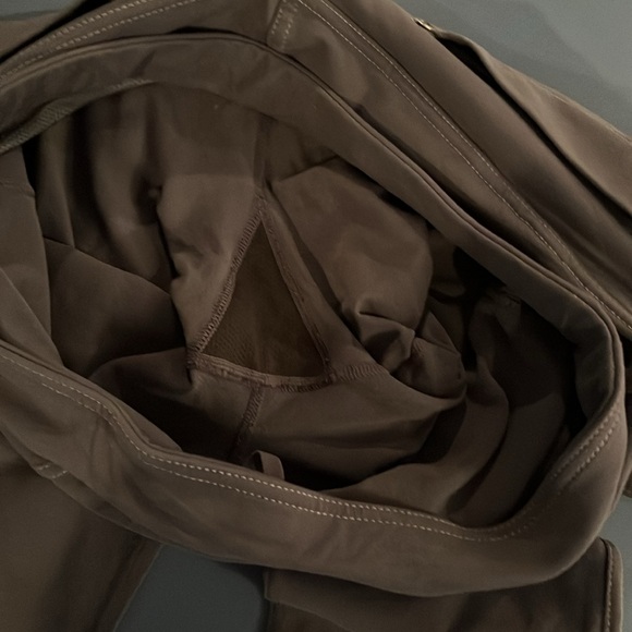 Athleta skirt with attached leggings - Picture 4 of 6